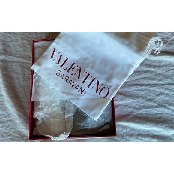 Valentino Caravani stiletto Rockstud pumps - Picture 2 of 15